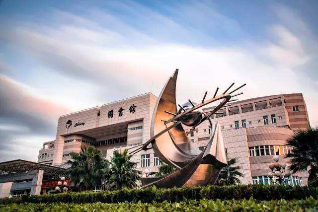 广西教育学院是本科还是专科?公办还是民办的?宿舍条件学费多少