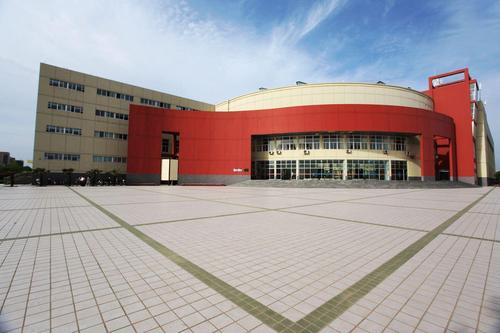 许昌学院是几本院校公办还是民办?学院校园环境怎么样学费多少?