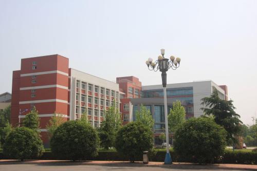 许昌学院是几本院校公办还是民办?学院校园环境怎么样学费多少?