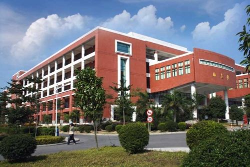 广州华商职业学院属于几本?师资排名揭秘?学院正规吗口碑评价如何
