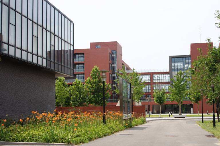 北京第二外国语学院中瑞酒店管理学院怎么样?排名第几?学费多少