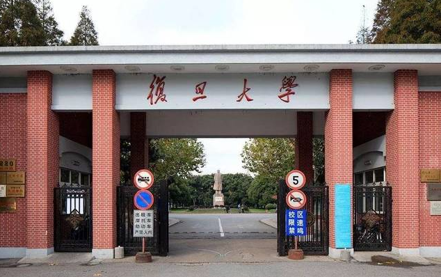 �м��Уpk������У˭��ʤһ��м��У˭������ͻΧ��֪����