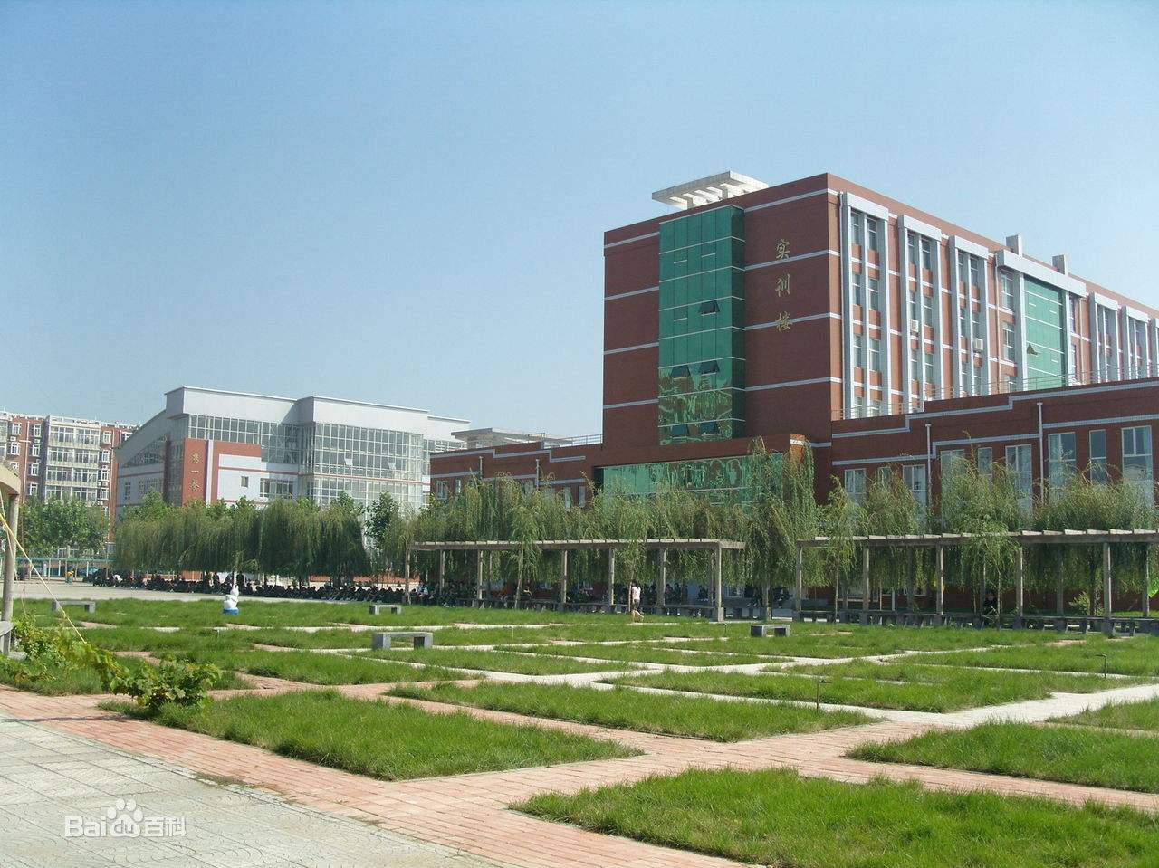 河北女子职业技术学院怎么样有男生吗?有什么优势专业?地址在哪