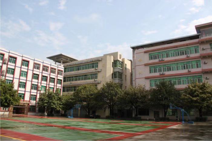 广州华南商贸职业学院是大专吗?怎么样?有几个校区学费多少贵吗
