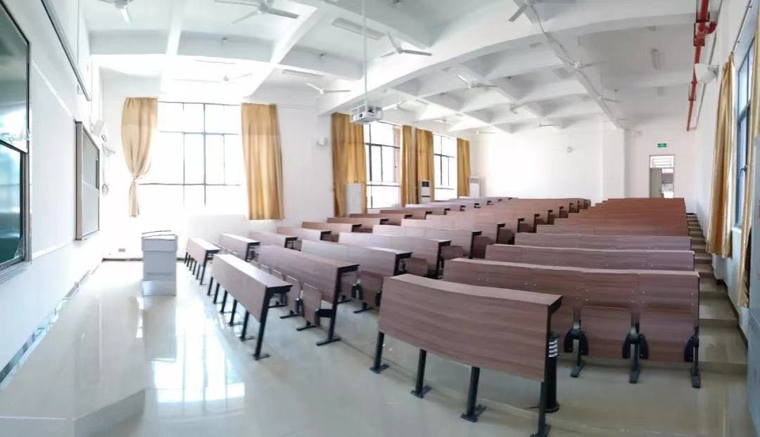 广州华南商贸职业学院是大专吗?怎么样?有几个校区学费多少贵吗