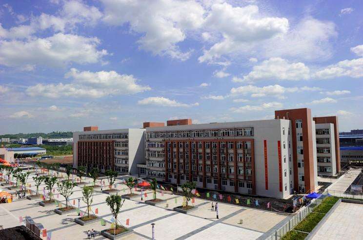 重庆公共运输职业学院地址在哪学费一年多少?王牌专业有哪些?