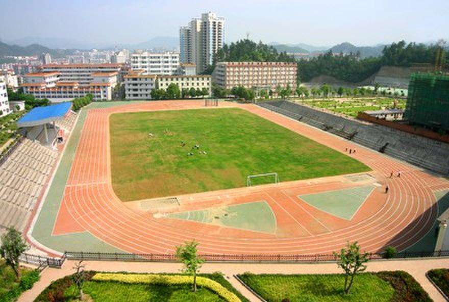 ����ҽҩѧԺҩ��ѧԺ�Ǽ����ڱ��ò��ã������ڼ���һ��ѧ�Ѷ���