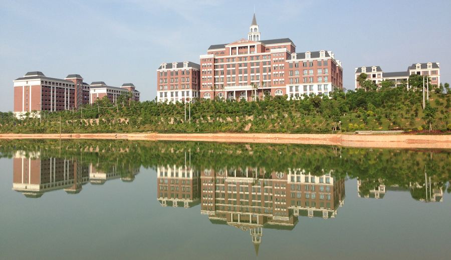 ���ݻ����Ƽ�ְҵѧԺ������ʦ���������أ�һ��ѧ�Ѷ���Ǯ��