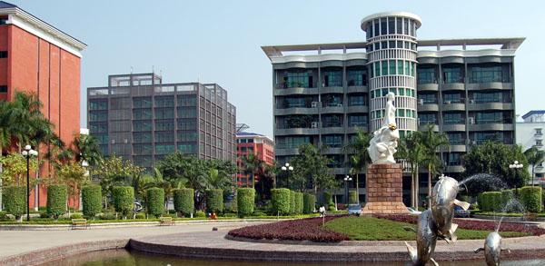 ���ݻ����Ƽ�ְҵѧԺ������ʦ���������أ�һ��ѧ�Ѷ���Ǯ��