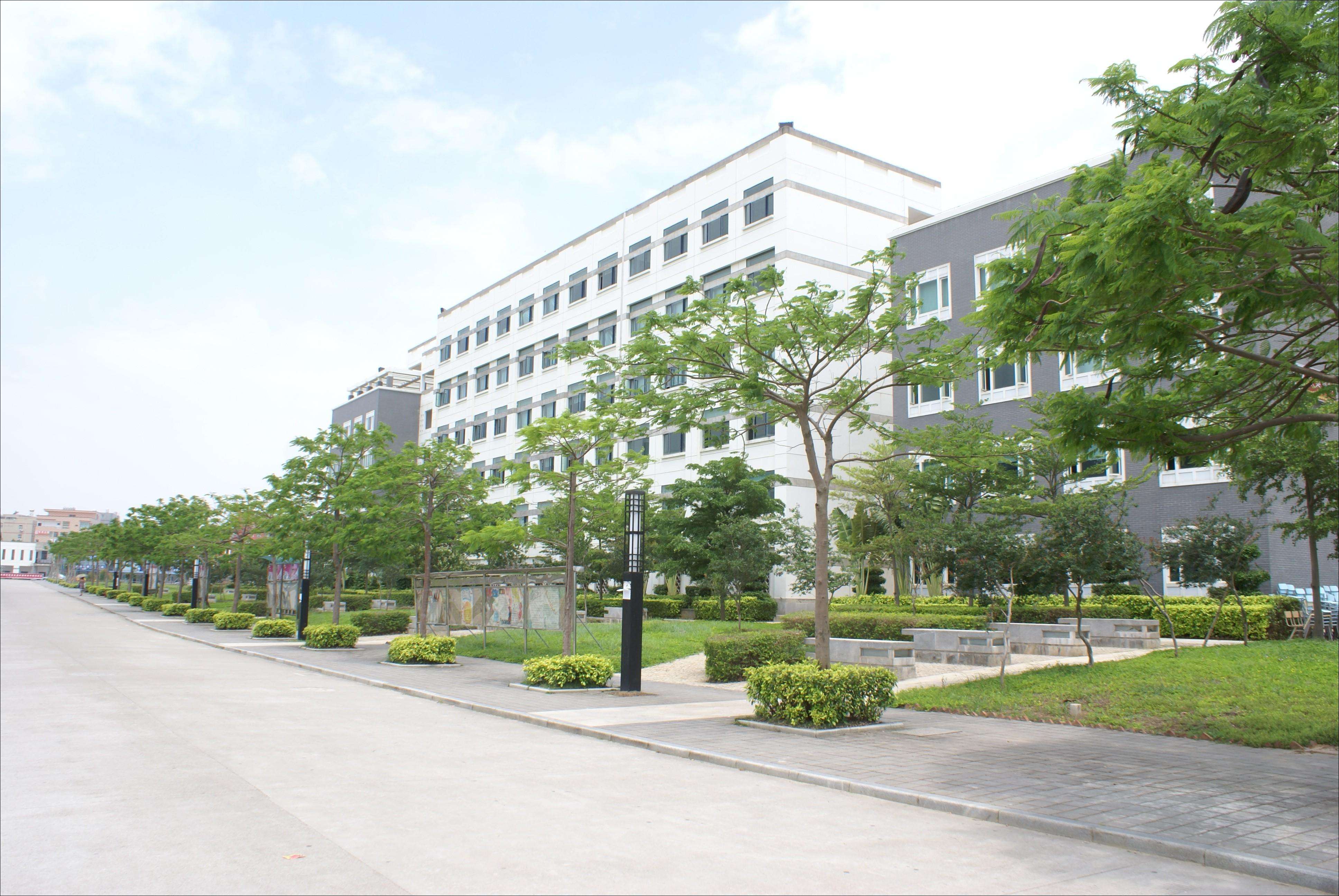 厦门华天涉外职业技术学院是民办的吗?怎么样?学费