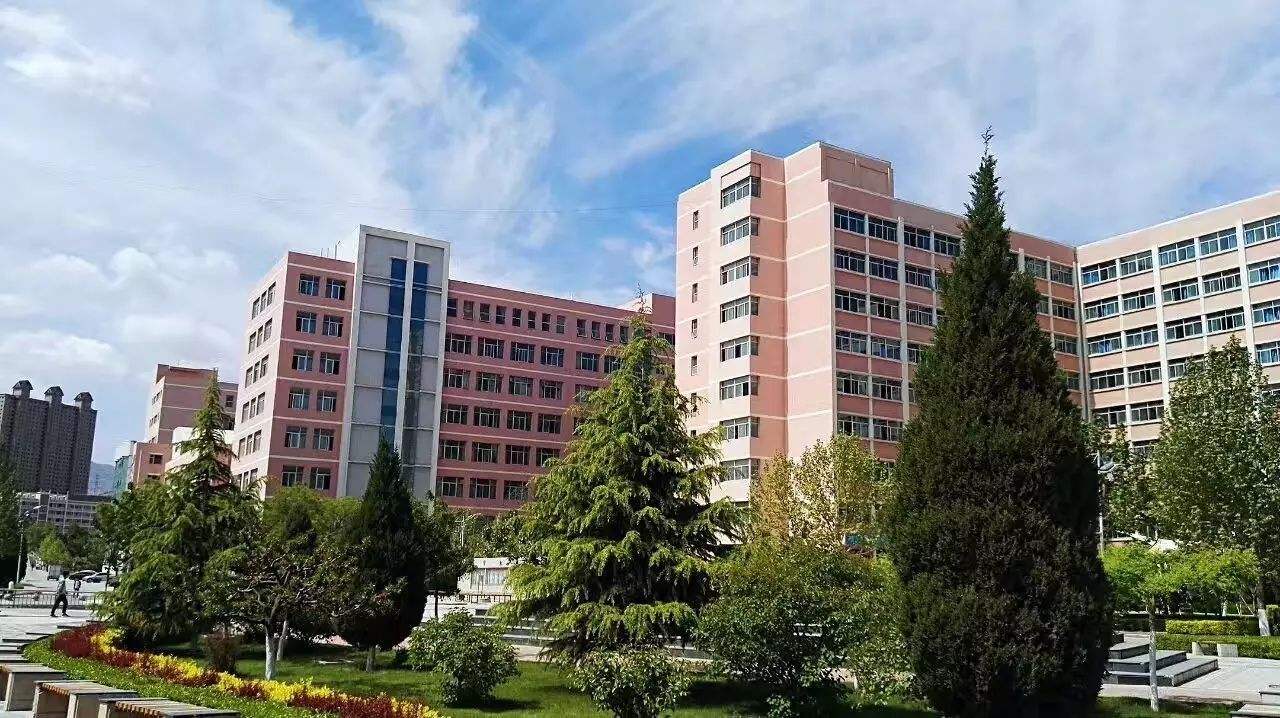 ����������ѧ��������ѧԺ�Ǽ���ԺУ?ʦ����������?һ��ѧ�Ѷ���