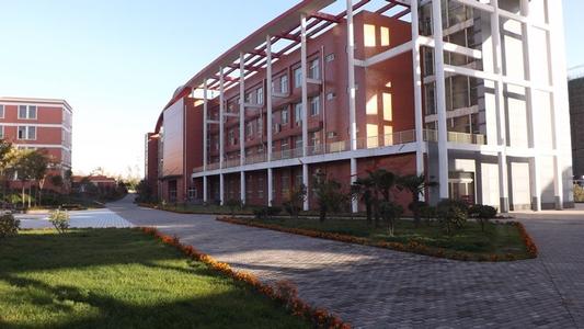 郑州城市职业学院是公办的吗?学费多少?宿舍环境如何及就业前景