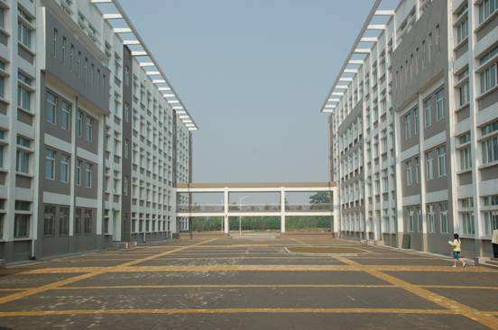 郑州城市职业学院是公办的吗?学费多少?宿舍环境如何及就业前景