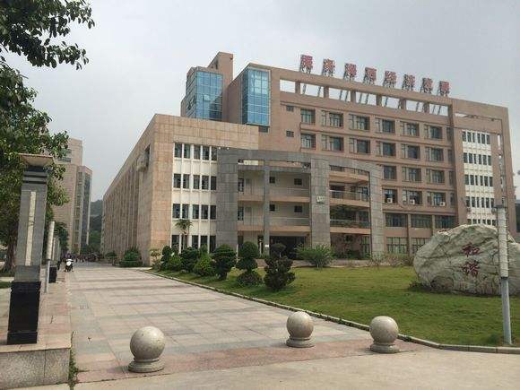 ����ְҵ����ѧԺ��ô���Ǽ�����ʦ���������أ�����Щ����רҵ��