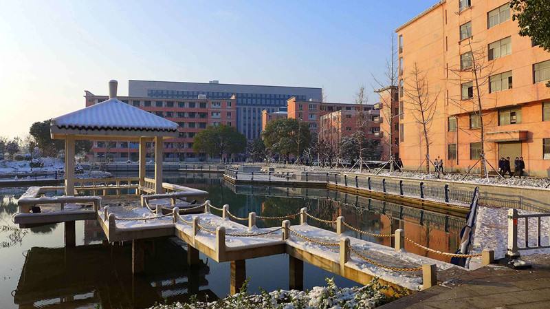 安徽工业经济职业技术学院教学质量怎样?是民办的吗排名第几宿舍