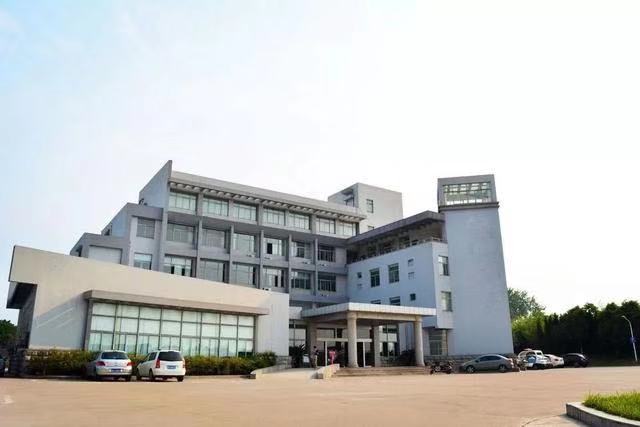 安徽工业经济职业技术学院教学质量怎样?是民办的吗排名第几宿舍