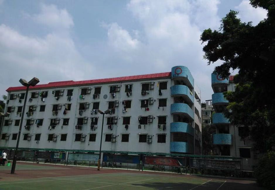 广东文艺职业学院师资力量怎样?是公办的吗?学费多少?宿舍环境