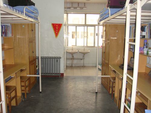 聊城大学宿舍条件如何?具体地址在哪一年学费多少贵吗?