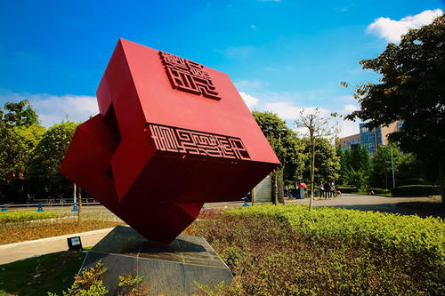 �Ĵ���ѧ����������ͨ���ʸ���?���ش�������ÿ�������רҵ?