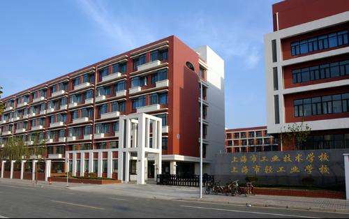 初中毕业上技校属于什么学历学费多少?初中生读技校好还是职高好?