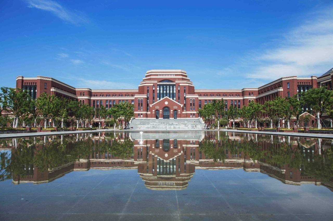 上海建桥学院是几本一年学费多少?具体地址在哪优势专业有哪些?