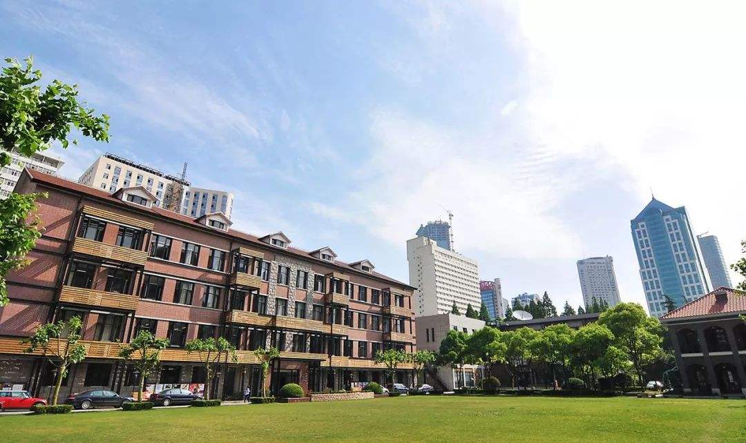 上海戏剧学院学费一年多少排名第几?具体地址在哪优势专业有哪些