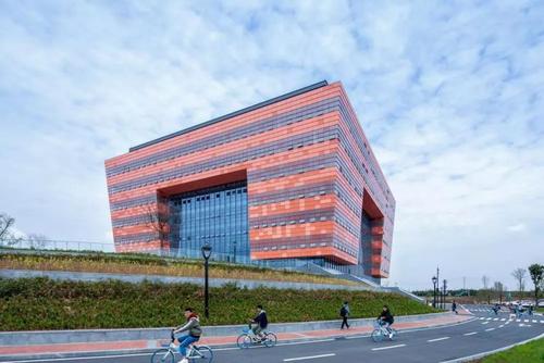 成都大学是一本吗排名全国第几?王牌专业有哪些2023年分数线多少