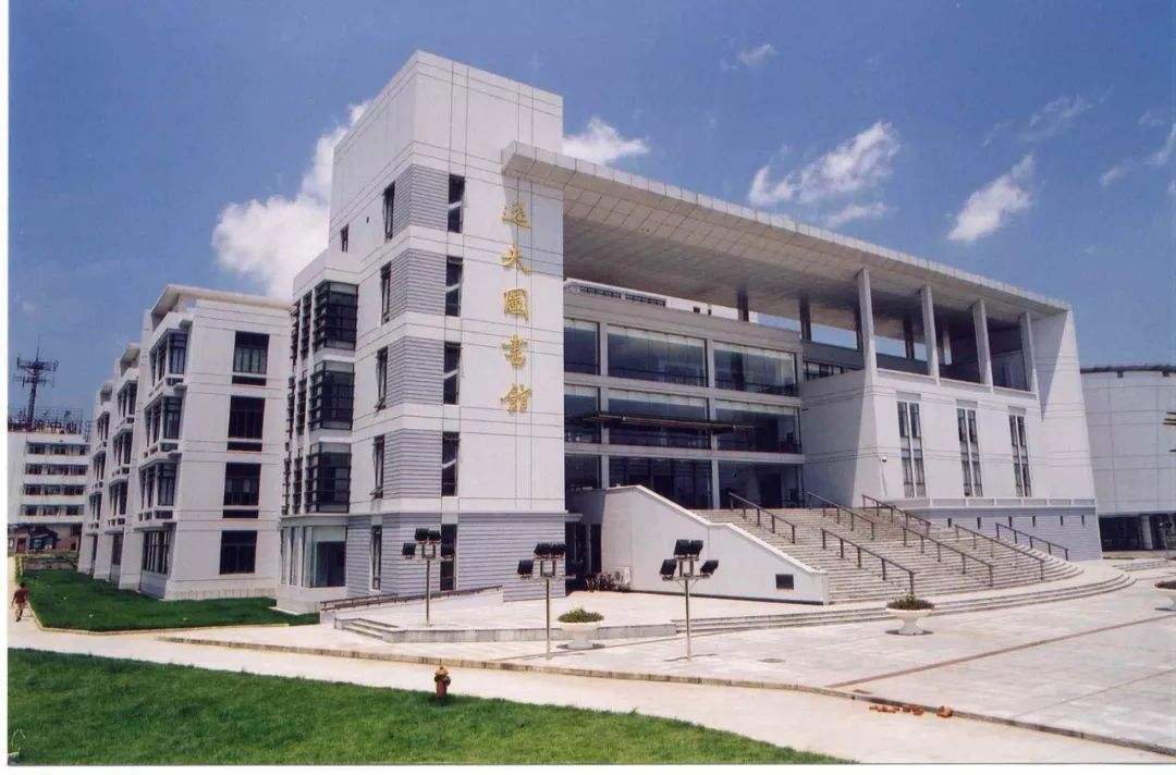 安徽大学江淮学院是几本?有几个校区宿舍环境怎样?排名第几?
