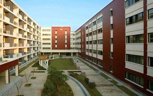 ������ӹ���ְҵѧԺʵ�����ֵ������?ѧУ�Ǽ�������רҵ����?