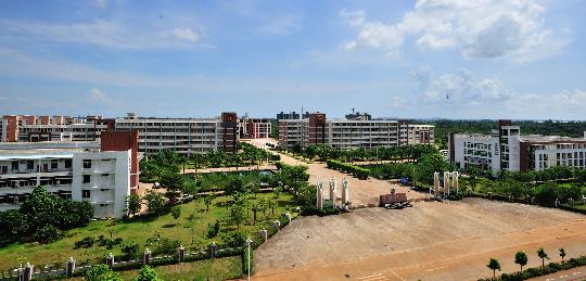 海南经贸职业技术学院是公办还是民办的?重点专业及一年学费多少