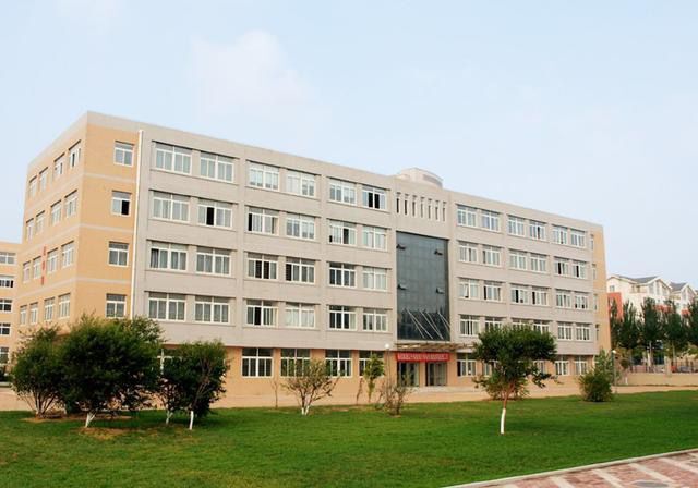 辽宁理工学院在哪属于几本一年学费多少重点专业有哪些