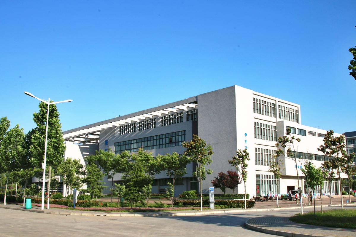 ���ְҵ����ѧԺѧ��һ����٣������ַ��������רҵ����Щ��