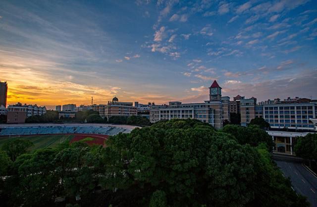 湖南涉外经济学院名声怎样是公办的吗?一年学费多少?重点专业