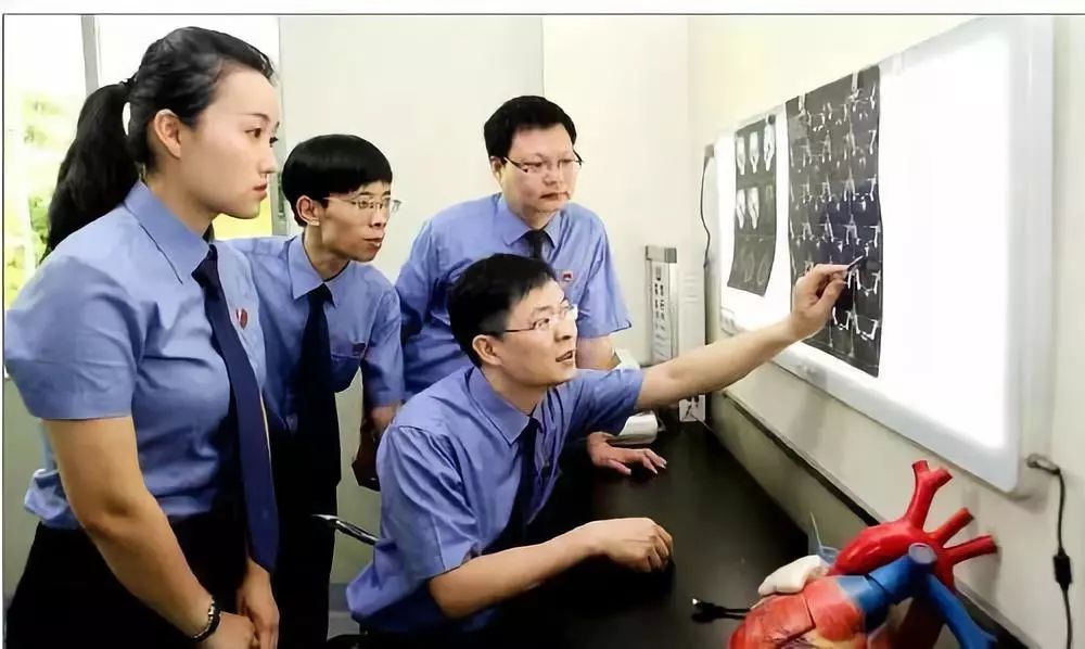 法医学专业大学排名如何难考吗?文科生可以学法医吗有哪些出路