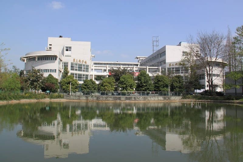 四川电力职业技术学院在哪是公办的吗?就业率高吗宿舍环境好不好