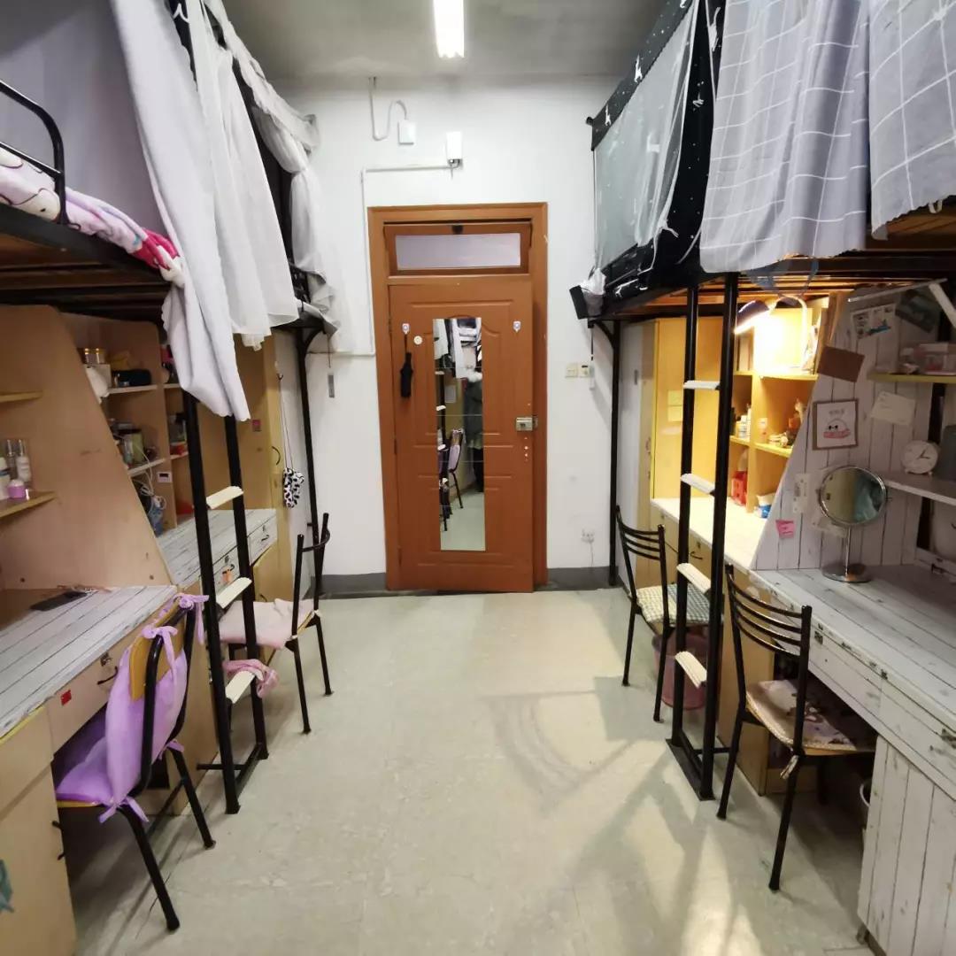 南京财经大学宿舍条件怎么样?有空调和独立卫浴吗?宿舍图片内景