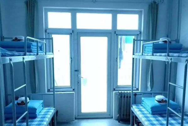 1660810267981813.jpg 青岛远洋船员职业学院宿舍条件怎么样?有空调吗(宿舍图片)