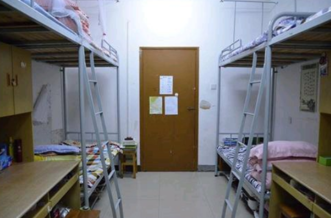 1661842528500247.jpg 湖北财税职业学院宿舍条件怎么样?有空调吗(宿舍图片)