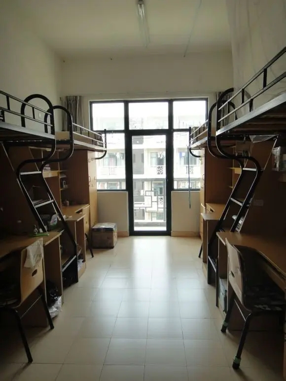 1663662634754577.jpg 上海财经大学浙江学院宿舍条件怎么样?有空调吗(附宿舍图)